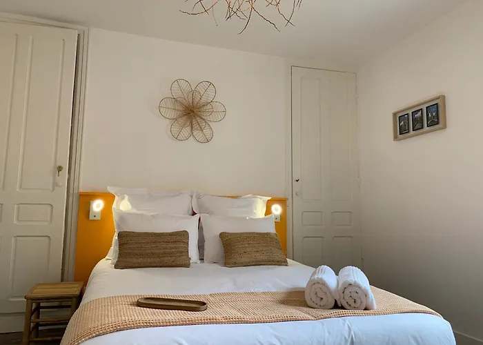 Logis St Joseph Bed & Breakfast 3*